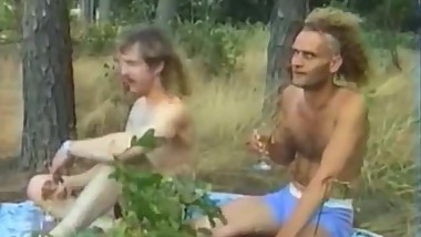 18 Jahriges Irokesengirl auf Waldfick