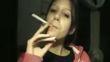 Elizbeth Marlboro Red 100s webcam again