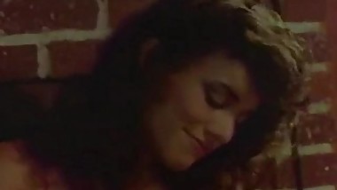 Bimbo enjoys pussy eating